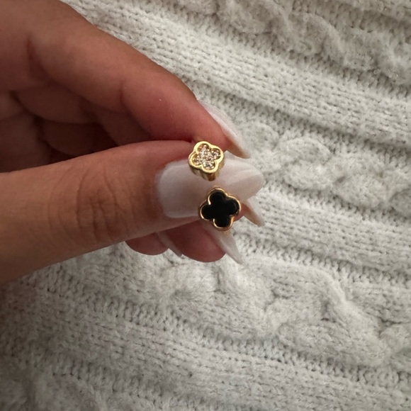 Ajustable four leaf clover ring gold and black - Picture 2 of 3